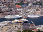 Kiel med ferjer (WikiCommons:Drabashir117) Kiel med ferjer (WikiCommons:Drabashir117)